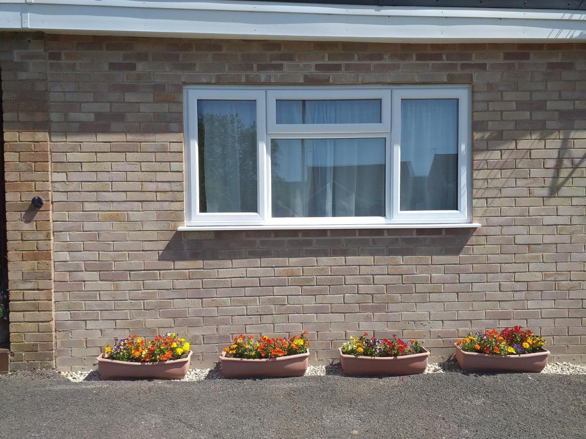 Cheltenham Studio Apartment Exterior photo