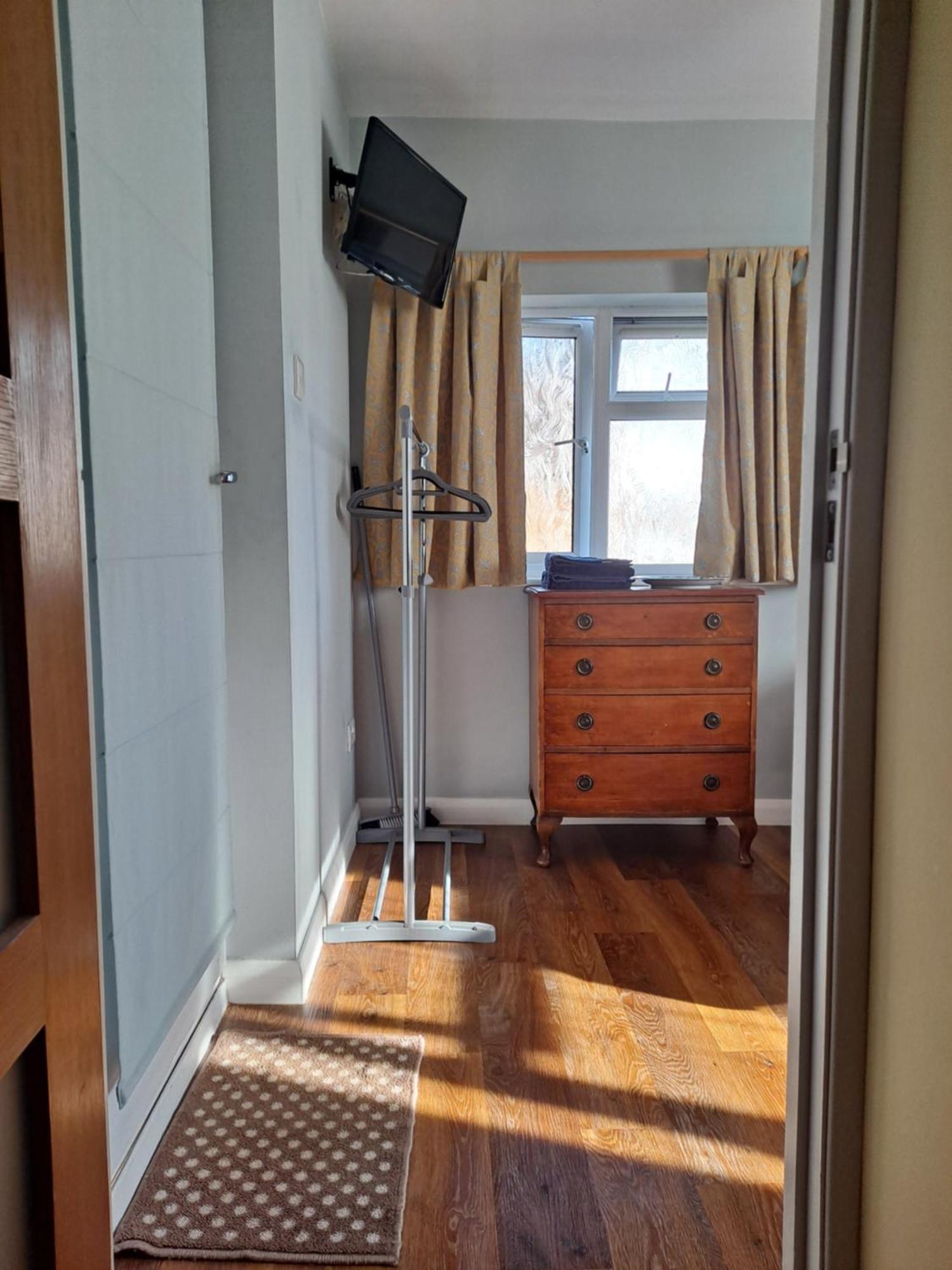 Cheltenham Studio Apartment Exterior photo